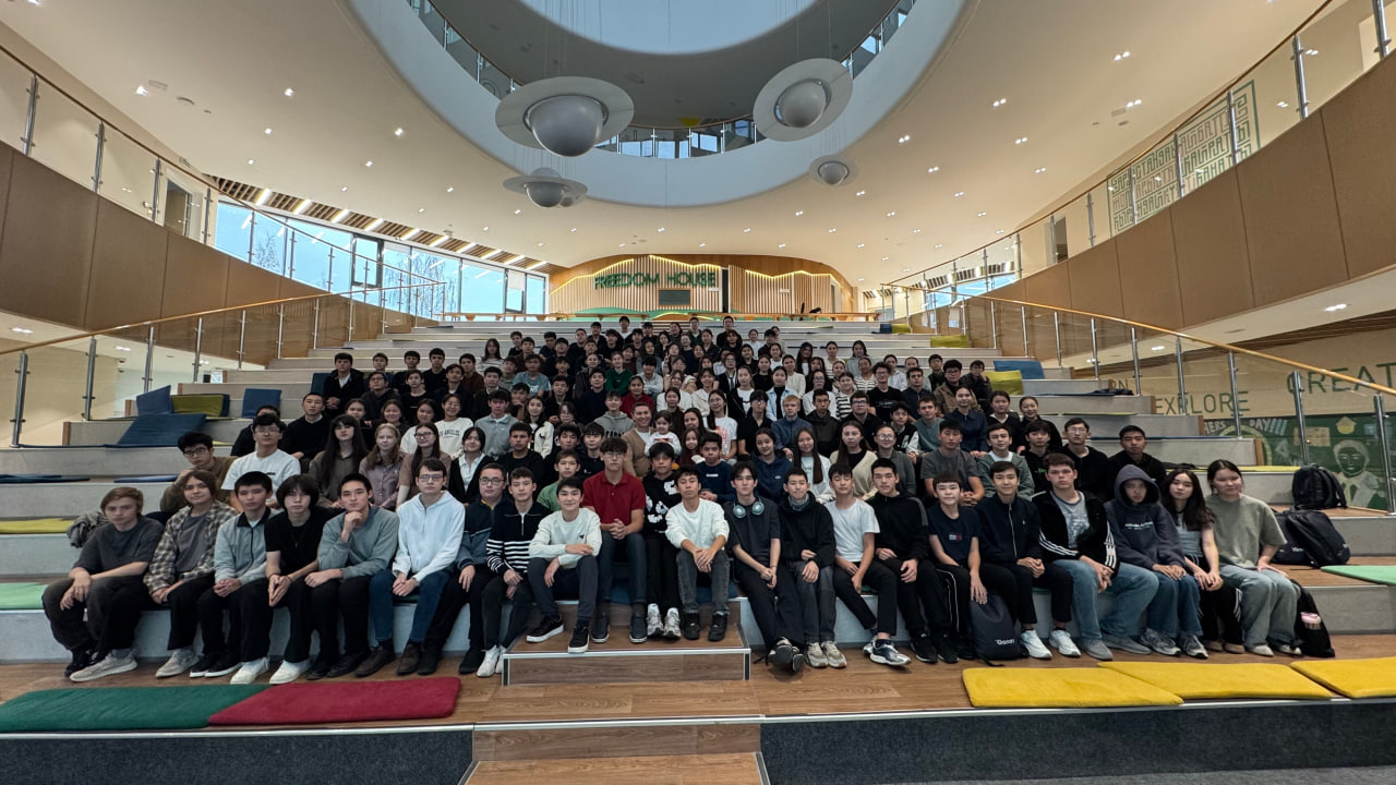 Встреча Чингиза Даулетбаева с учениками IQanat: о жизни, выборе пути и вере в себя.